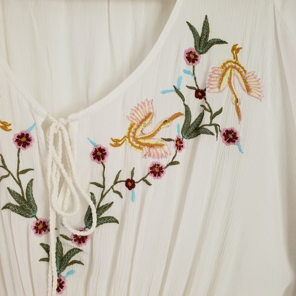 Francesca’s Swim Cover Up Embroidered White Tunic - Picture 2 of 8
